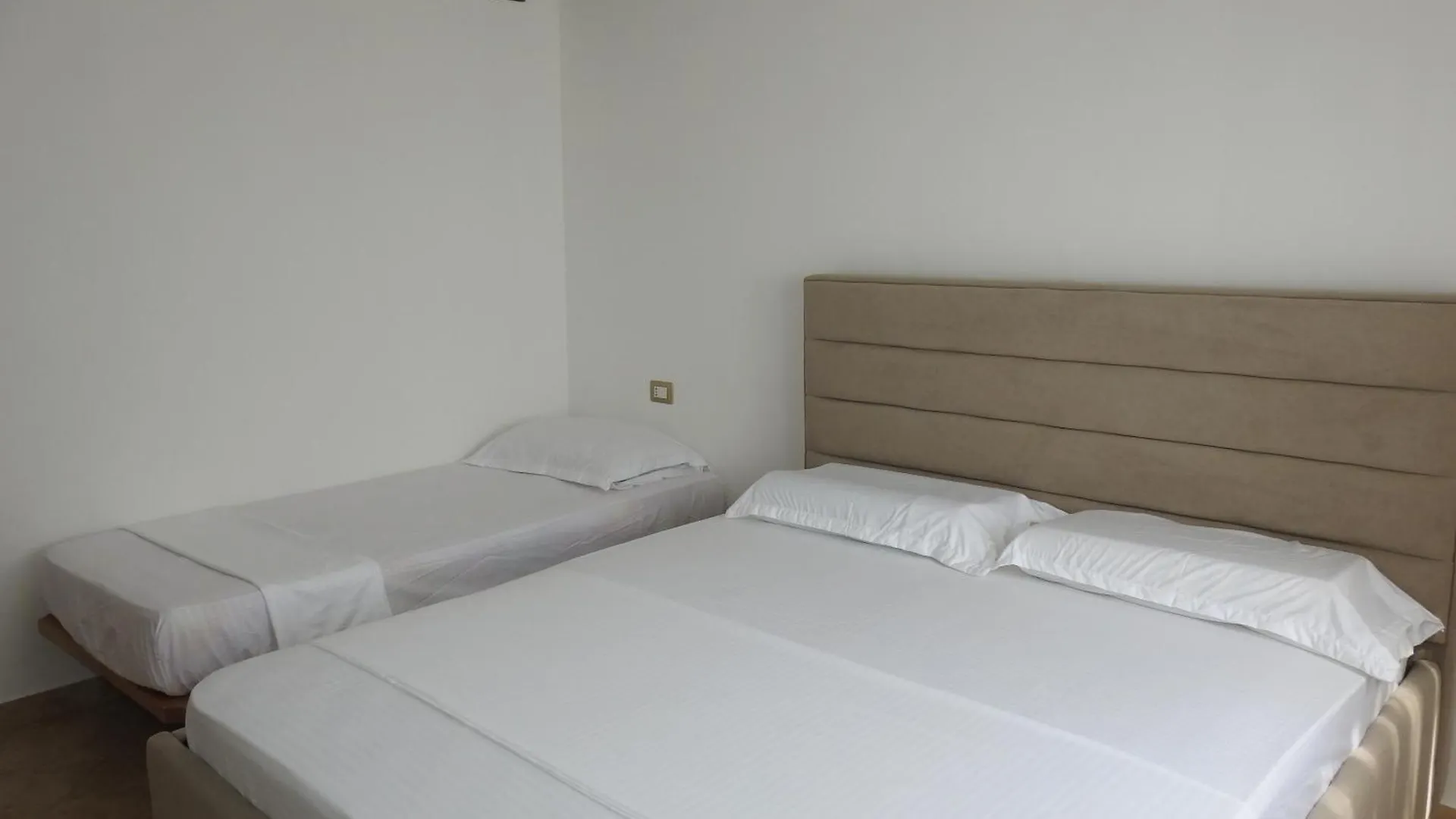 Διαμέρισμα Xhoi Apartament