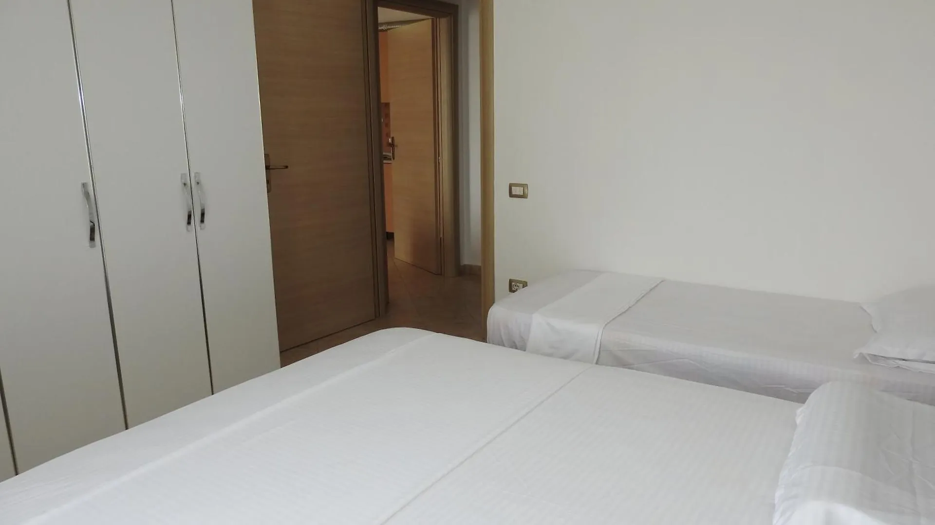 Xhoi Apartament Apartment
