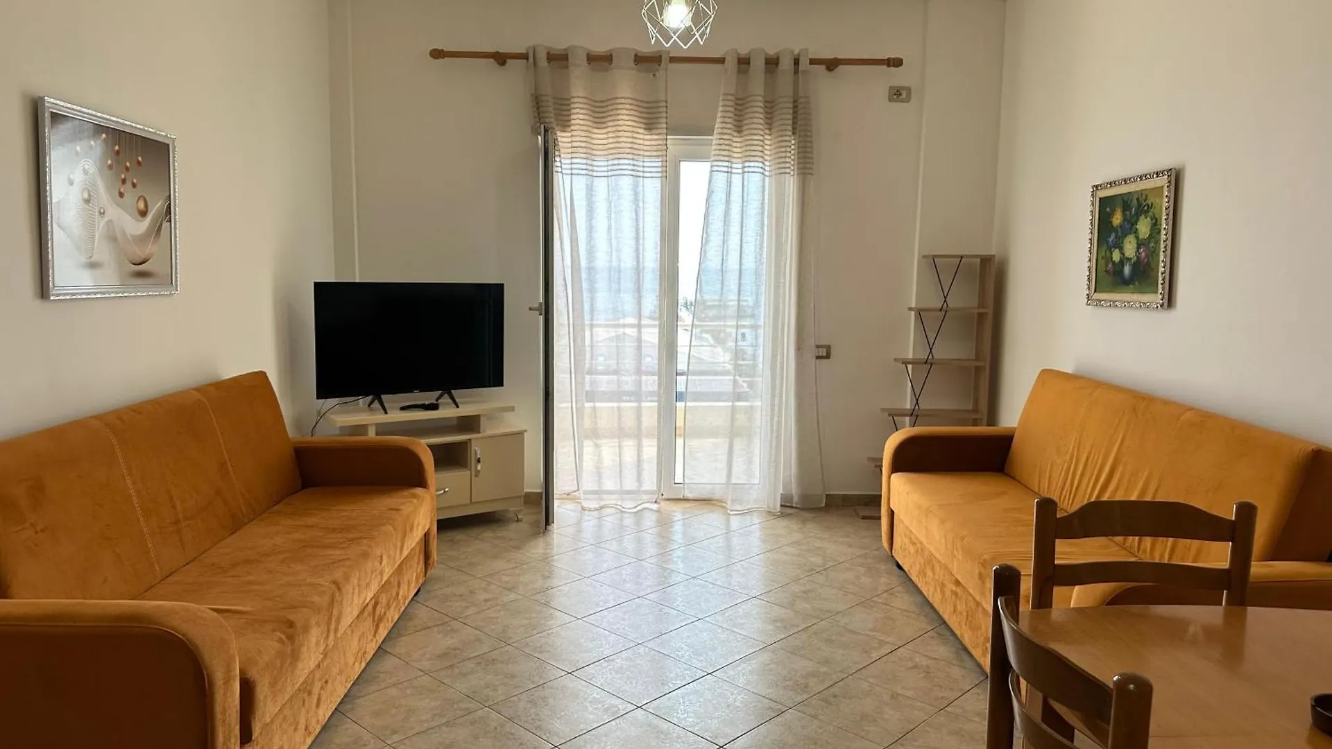 Διαμέρισμα Xhoi Apartament