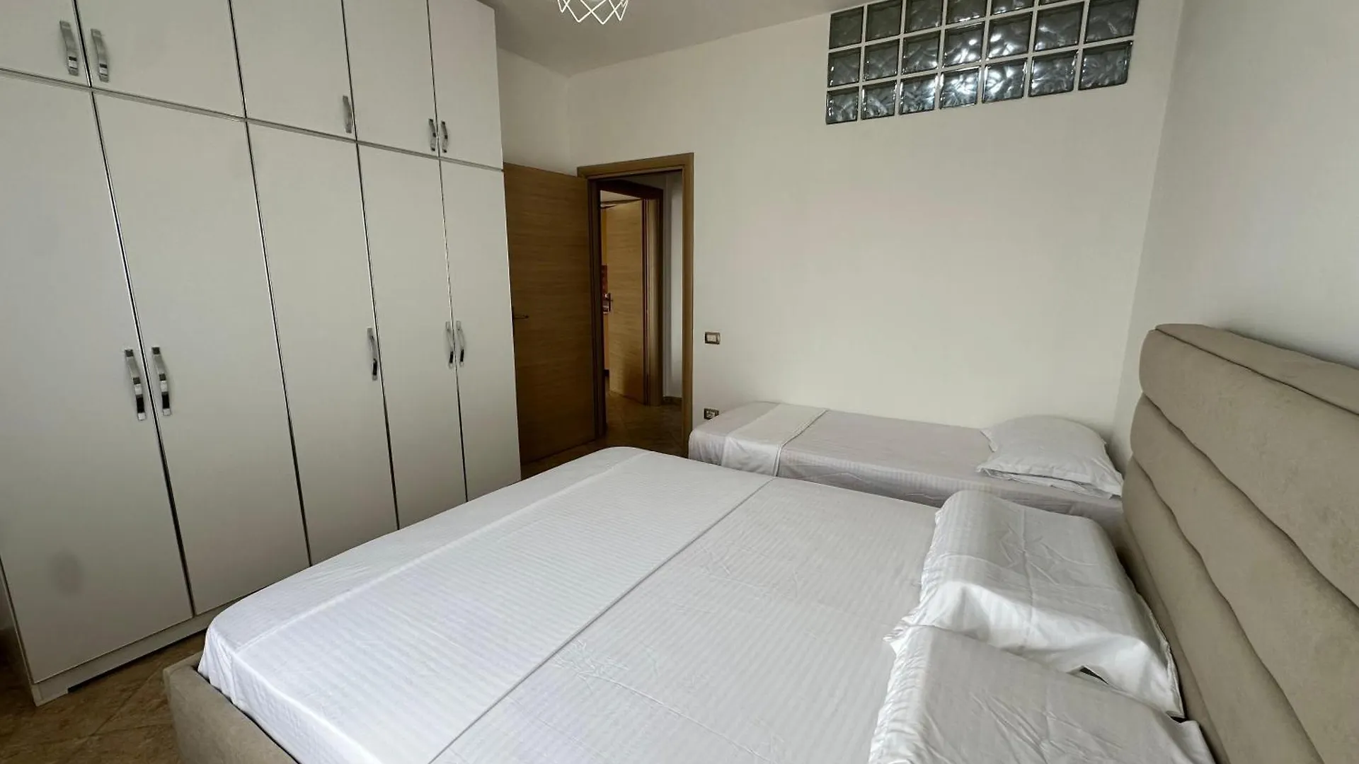 Xhoi Apartament Αλβανία