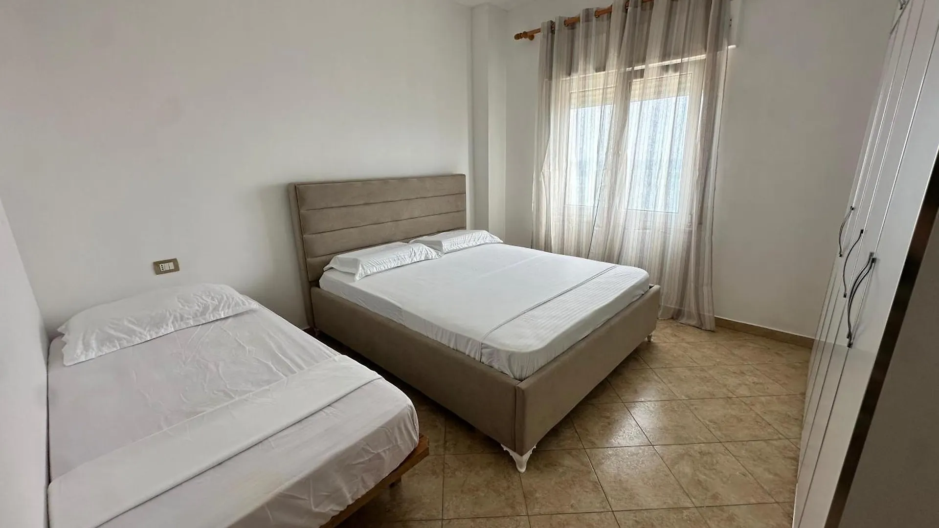 Διαμέρισμα Xhoi Apartament